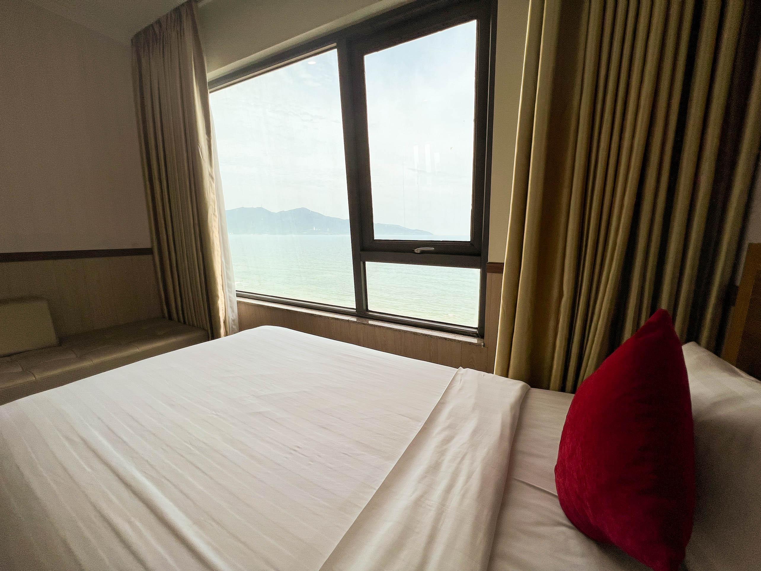 Serene Beach Hotel Danang Bagian luar foto