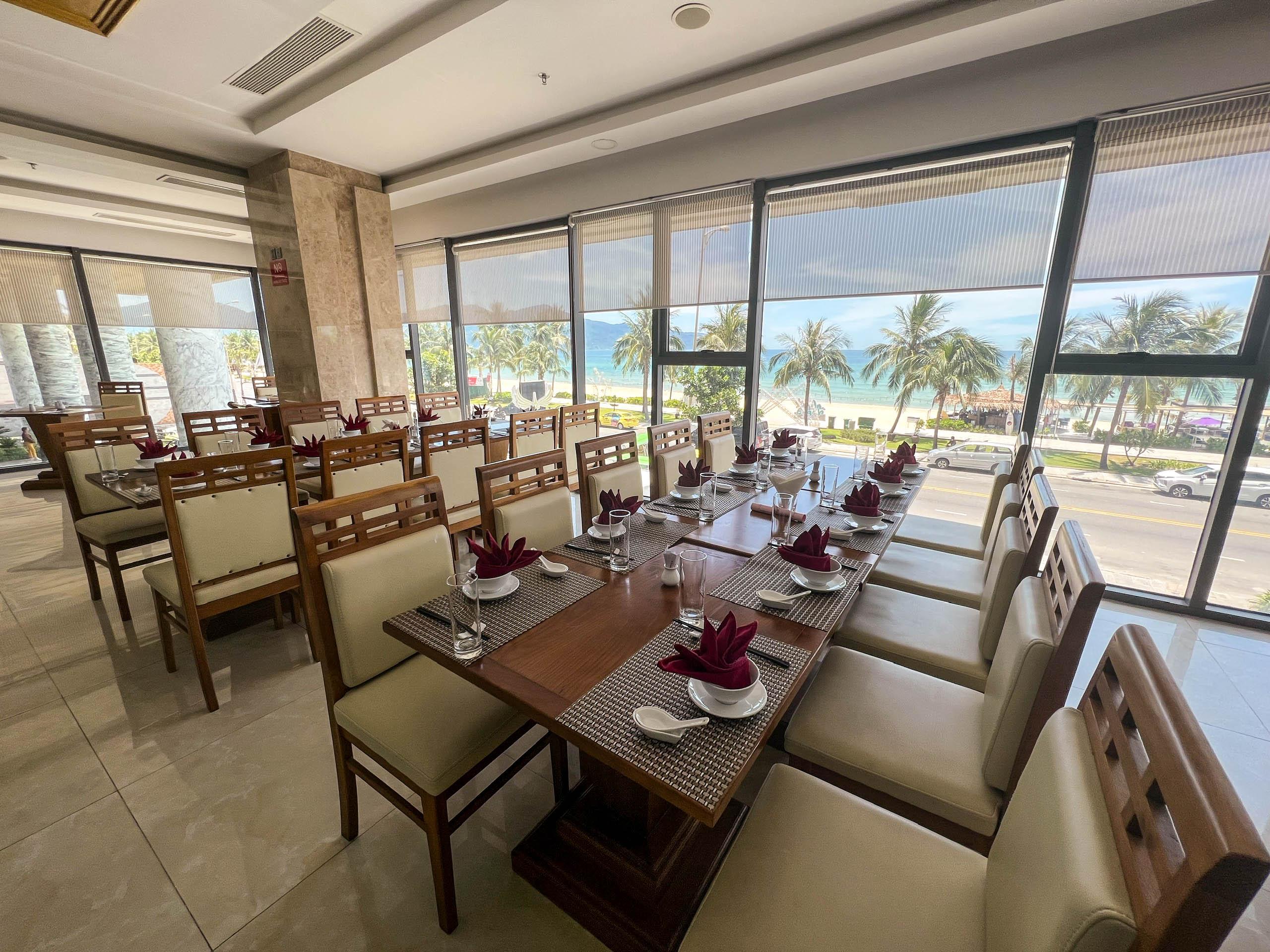 Serene Beach Hotel Danang Bagian luar foto