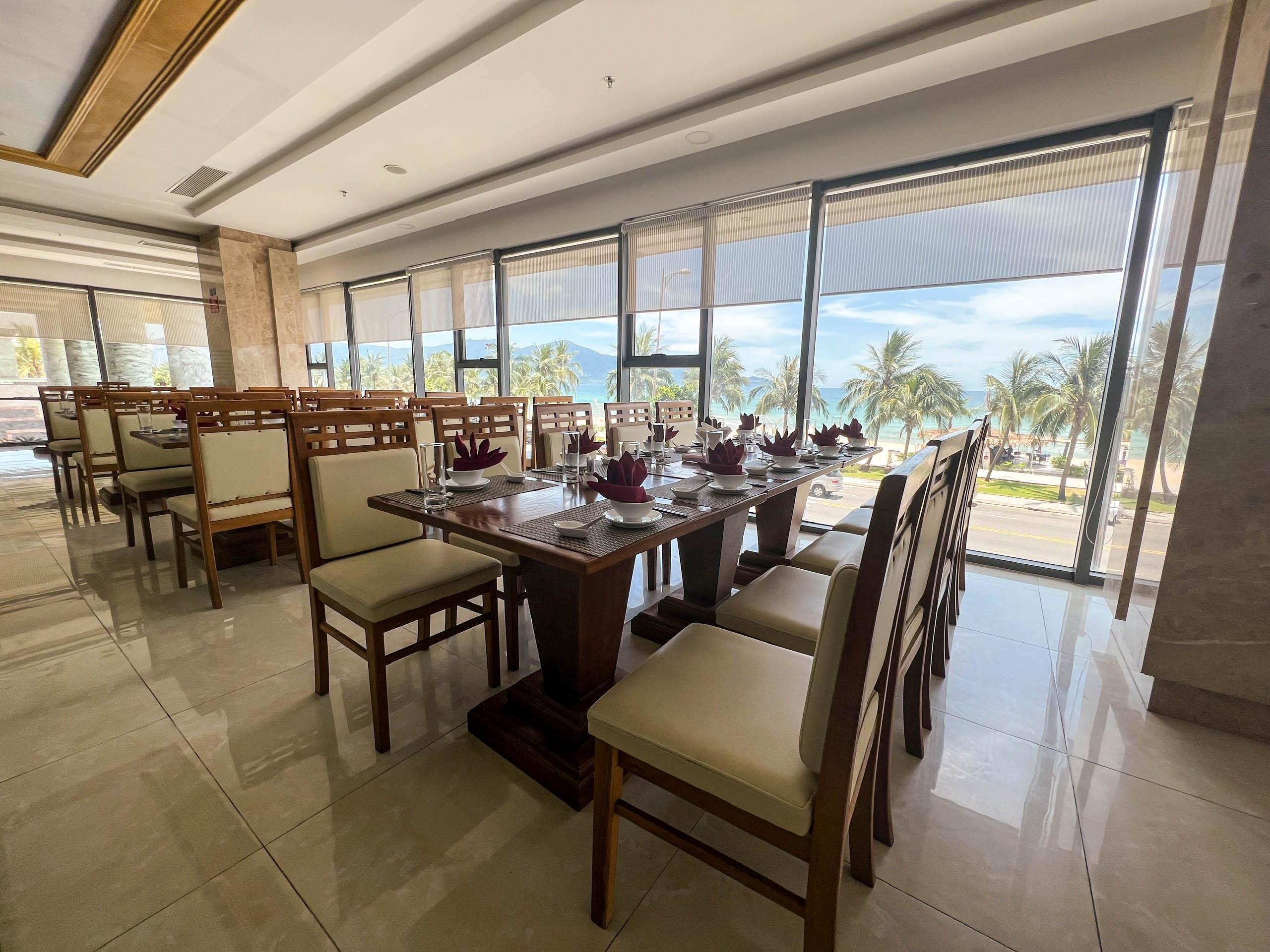 Serene Beach Hotel Danang Bagian luar foto