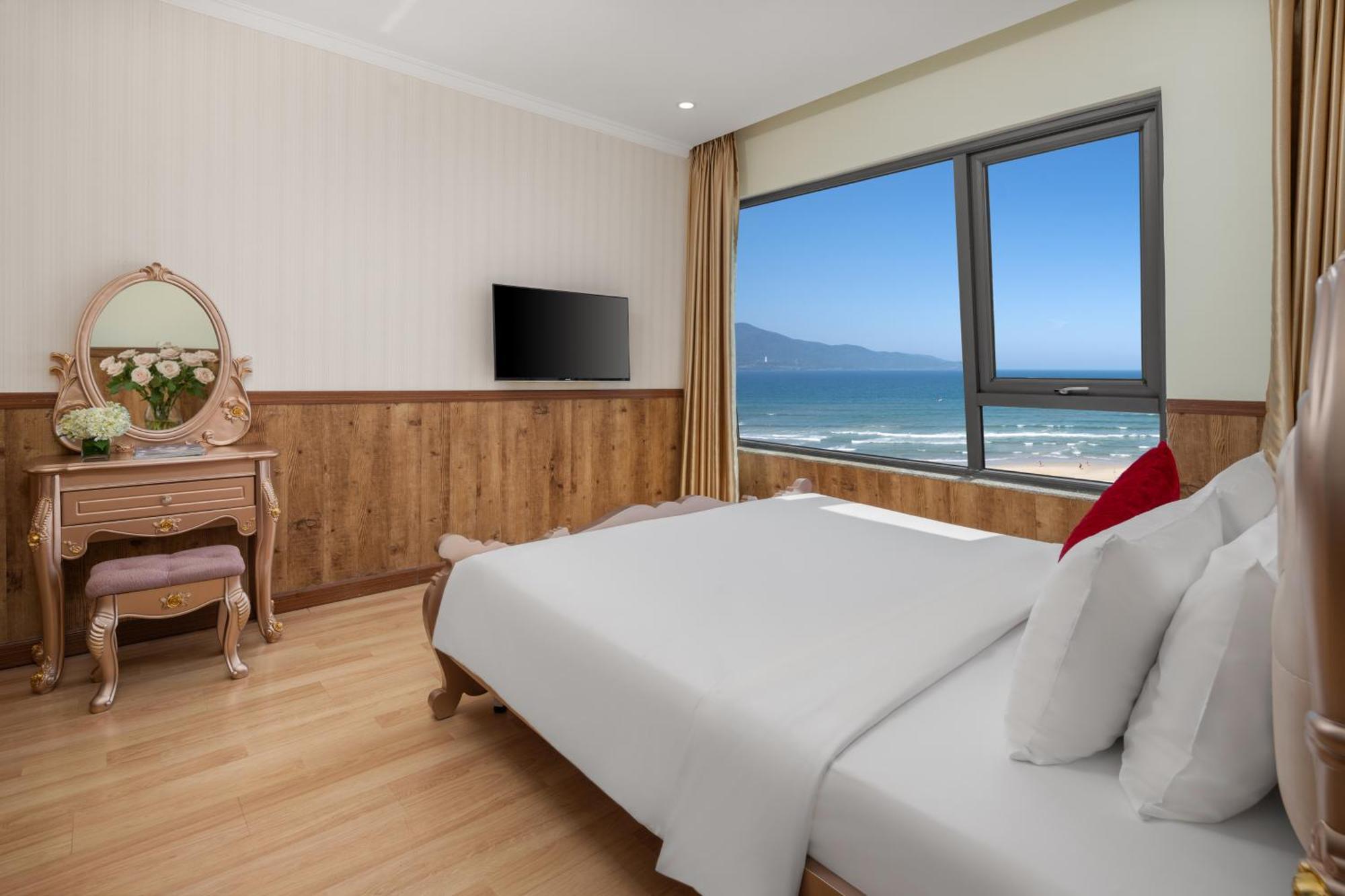 Serene Beach Hotel Danang Bagian luar foto