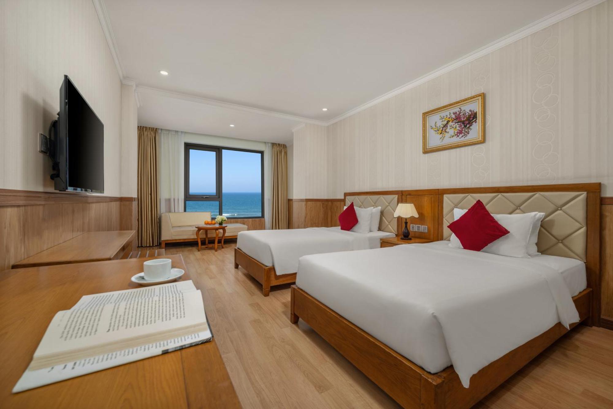 Serene Beach Hotel Danang Bagian luar foto