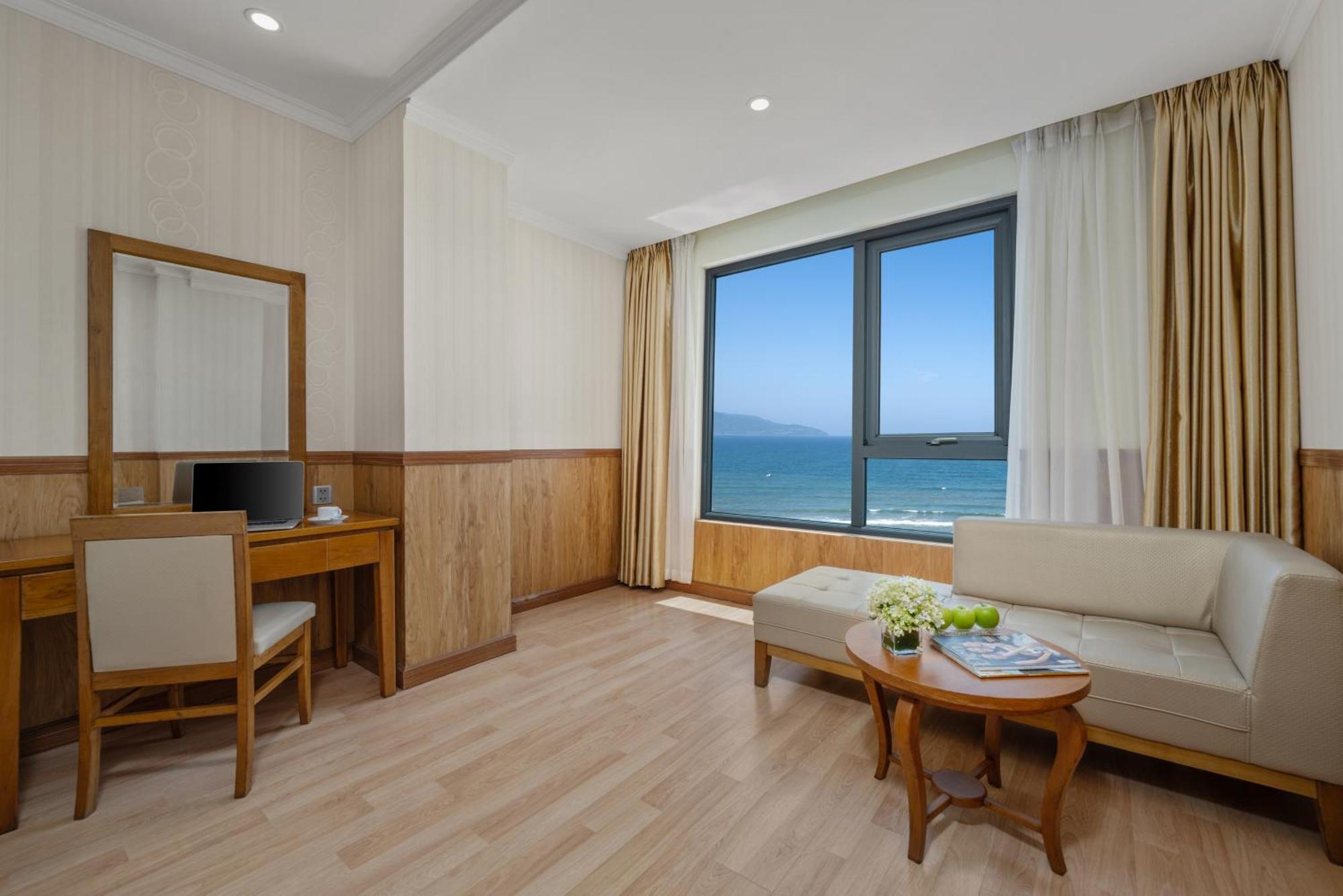 Serene Beach Hotel Danang Bagian luar foto